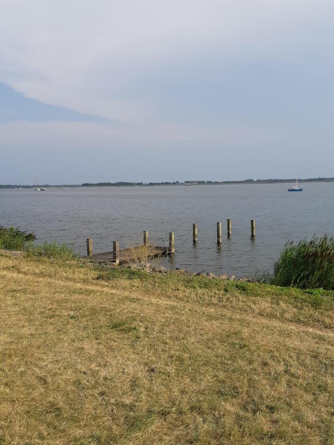 Nieuwe Beachbungalow Aan Ijsselmeer 39 24 Four Seasons เลมเมอร์ ภายนอก รูปภาพ